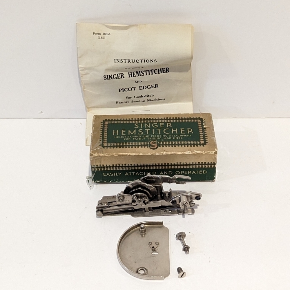 SINGER hemstitcher and piloting attatchment 121387